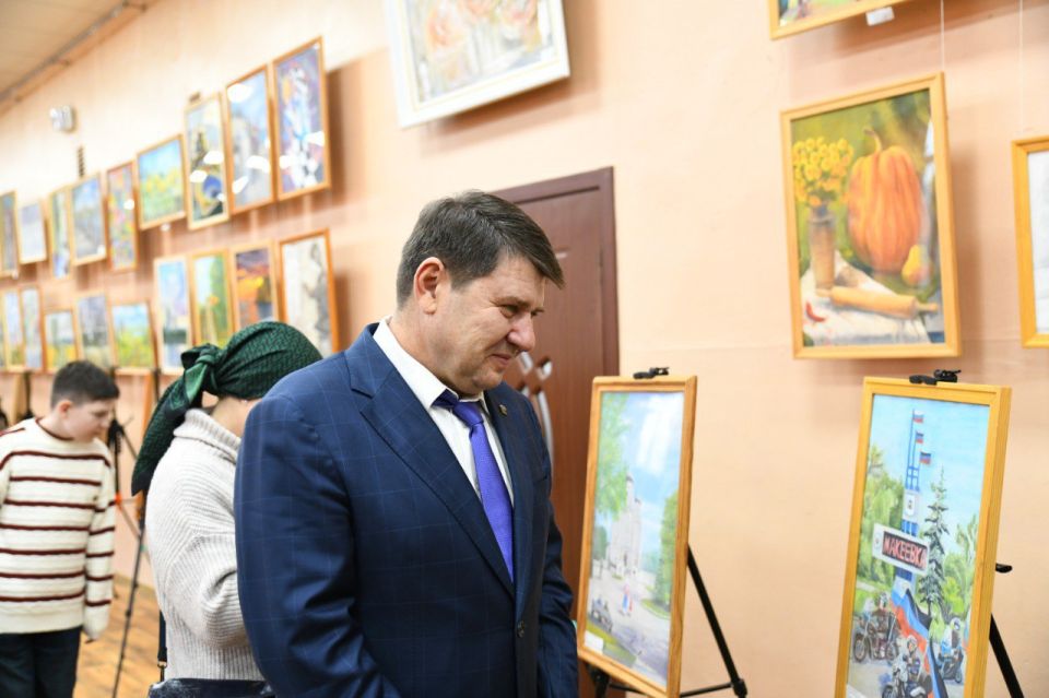24 декабря в Макеевке состоялось награждение победителей городского конкурса юных художников «Донбасс – моя любовь» 24 декабря в Макеевке состоялось награждение победителей городского конкурса юных художников «Донбасс – моя любовь»