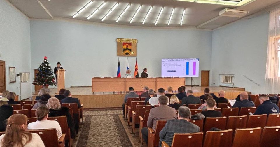 Александр Шатов: Принят бюджет Шахтерского округа на 2026 год и плановый период 2027 и 2028 годов Александр Шатов: Принят бюджет Шахтерского округа на 2026 год и плановый период 2027 и 2028 годов