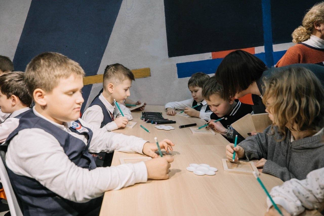 Искусство, наука и праздники: Русский музей открыл в Мариуполе уникальное пространство для детей Искусство, наука и праздники: Русский музей открыл в Мариуполе уникальное пространство для детей