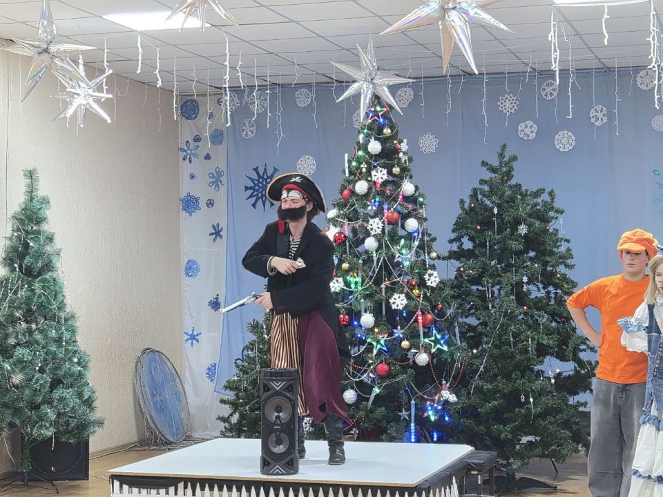 Утренник «Сюрприз от Деда Мороза — волшебная коробка с секретом» Утренник «Сюрприз от Деда Мороза — волшебная коробка с секретом»
