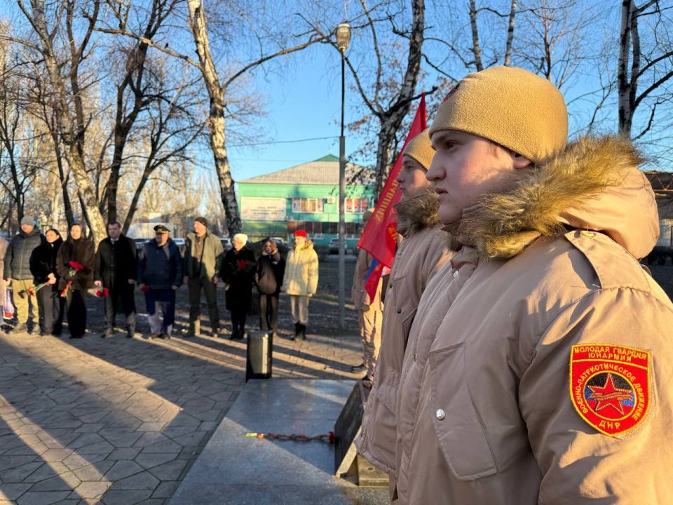 В Шахтерске прошел митинг ко Дню ввода советских войск в Афганистан В Шахтерске прошел митинг ко Дню ввода советских войск в Афганистан