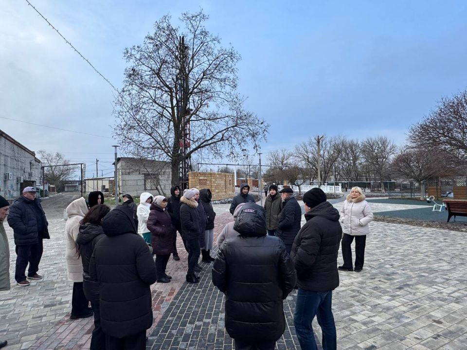 Глава Администрации Мангушского муниципального округа Борис Трима провели встречу с жителями Глава Администрации Мангушского муниципального округа Борис Трима провели встречу с жителями
