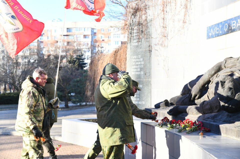 В Макеевке состоялась церемония в честь 46й годовщины ввода войск в Афганистан В Макеевке состоялась церемония в честь 46й годовщины ввода войск в Афганистан