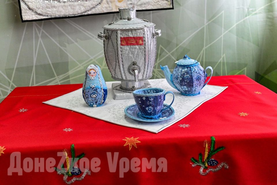 И ручная лошадка на счастье: в Донецке после трех лет перерыва открылась выставка “Новогодняя феерия” И ручная лошадка на счастье: в Донецке после трех лет перерыва открылась выставка “Новогодняя феерия”