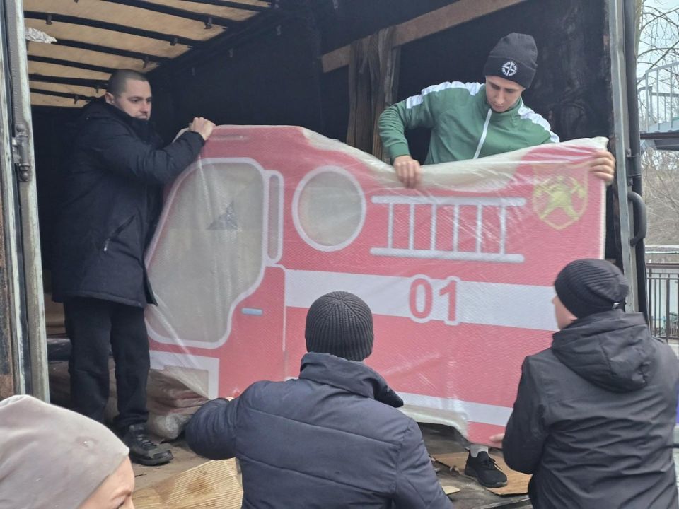 Детский сад № 34 Кировского получил из Владимирской области оборудование для детских площадок Детский сад № 34 Кировского получил из Владимирской области оборудование для детских площадок