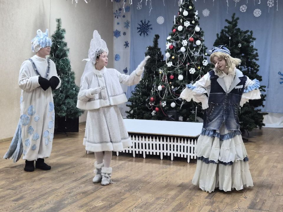 Утренник «Сюрприз от Деда Мороза — волшебная коробка с секретом» Утренник «Сюрприз от Деда Мороза — волшебная коробка с секретом»