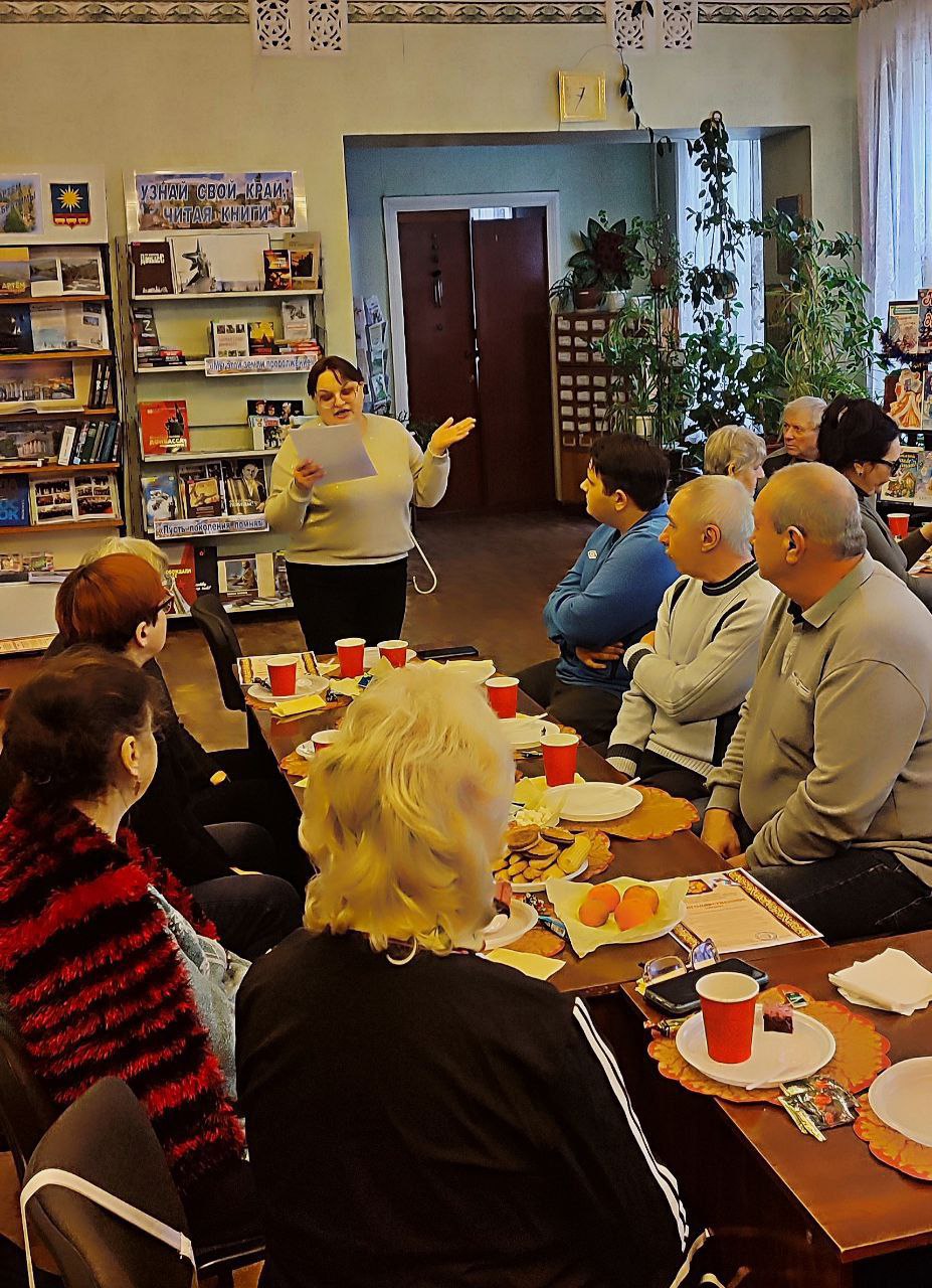 Сила единства: Вручение благодарственных писем и подарков активистам города Тореза Сила единства: Вручение благодарственных писем и подарков активистам города Тореза