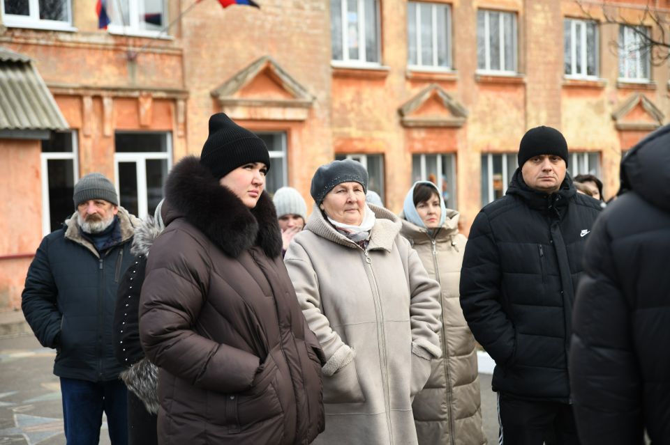 24 декабря состоялась встреча секретаря Макеевского местного отделения партии "Единая Россия" Владислава Ключарова с жителями Советского района, где были рассмотрены результаты проделанной работы в разных областях за текущий... 24 декабря состоялась встреча секретаря Макеевского местного отделения партии "Единая Россия" Владислава Ключарова с жителями Советского района, где были рассмотрены результаты проделанной работы в разных областях за текущий...