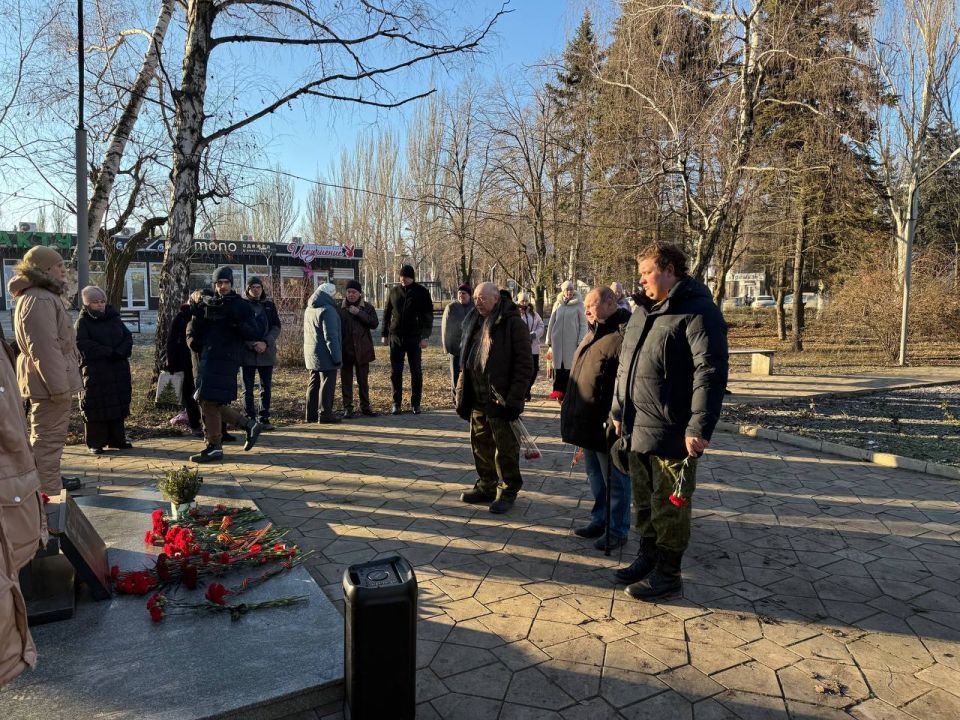 В Шахтерске прошел митинг ко Дню ввода советских войск в Афганистан В Шахтерске прошел митинг ко Дню ввода советских войск в Афганистан