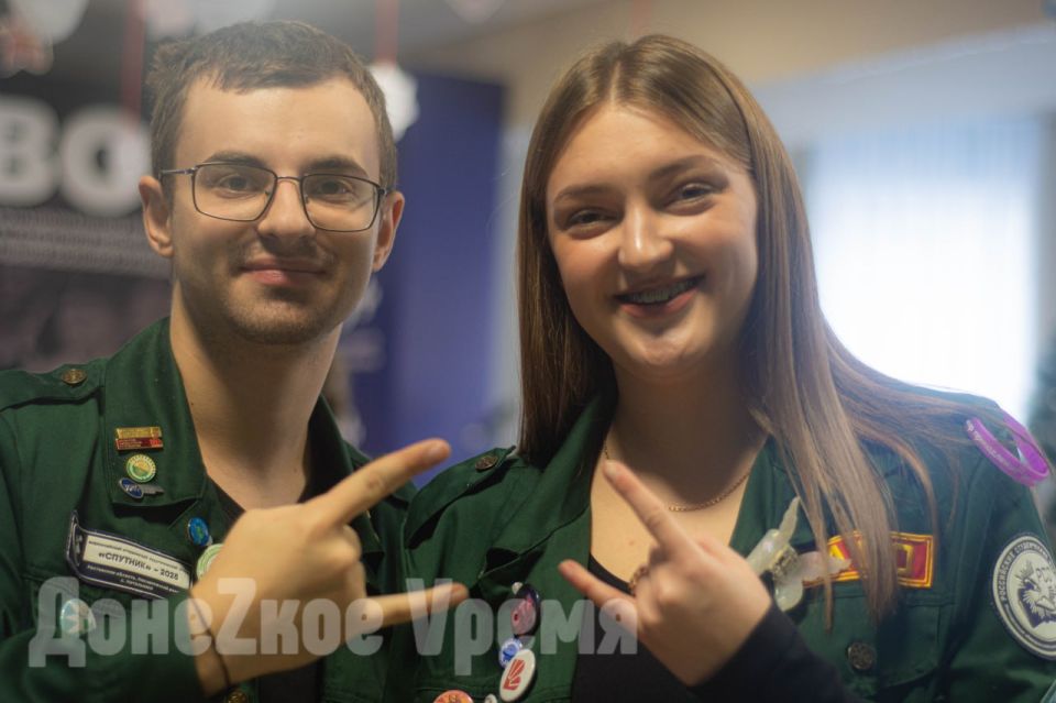 “Настоящее нужно возвращать к истокам”: “Елку ценностей” в ДНР посетил Иван Охлобыстин и другие почетные гости “Настоящее нужно возвращать к истокам”: “Елку ценностей” в ДНР посетил Иван Охлобыстин и другие почетные гости