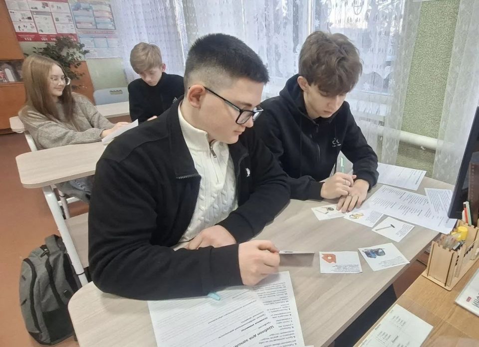 В школах Шахтерского округа прошли занятия курса "Россия – мои горизонты" В школах Шахтерского округа прошли занятия курса "Россия – мои горизонты"