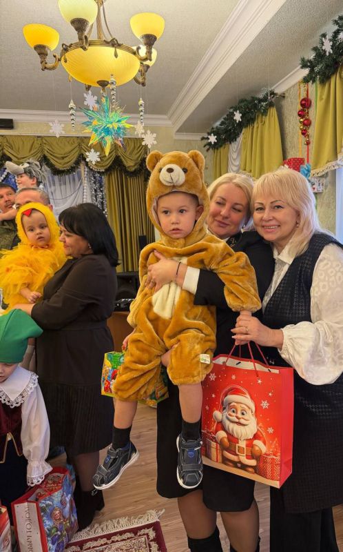 Представители судейского сообщества ДНР стали гостями новогоднего утренника в детском доме «Теремок» Представители судейского сообщества ДНР стали гостями новогоднего утренника в детском доме «Теремок»