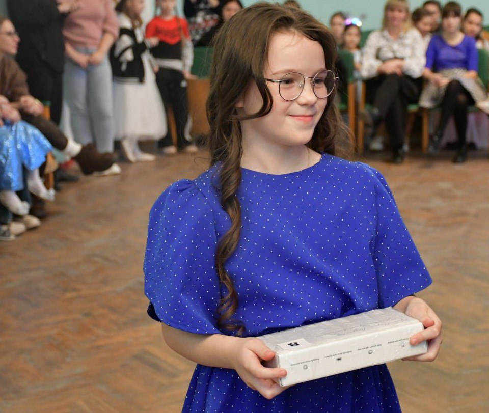 Под Новый год, когда воздух наполнен ожиданием чуда, мечты юных жителей Дебальцево стали реальностью благодаря Всероссийской акции «Ёлка желаний» Под Новый год, когда воздух наполнен ожиданием чуда, мечты юных жителей Дебальцево стали реальностью благодаря Всероссийской акции «Ёлка желаний»