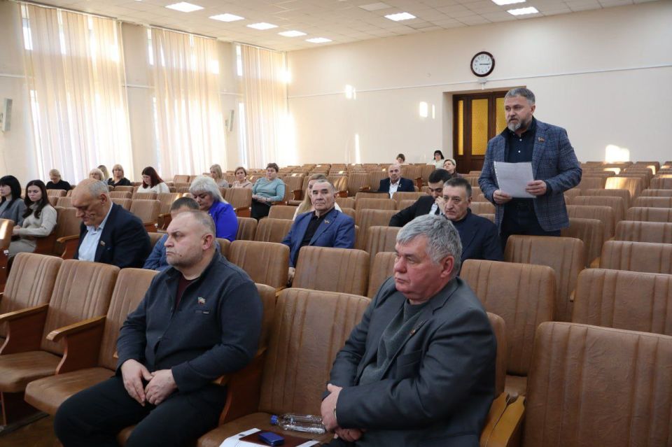 Валентина Харлашка: 25 декабря провела 63 внеочередное заседание Макеевского городского совета Донецкой Народной Республики Валентина Харлашка: 25 декабря провела 63 внеочередное заседание Макеевского городского совета Донецкой Народной Республики
