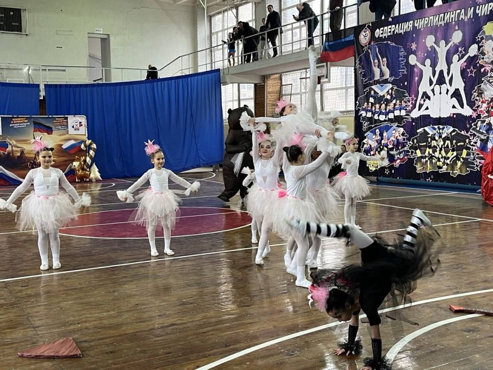 21 декабря в Донецкой Народной Республике прошли соревнования — «Первенство ДНР» в рамках спортивного фестиваля «Шахтёрские зори» в дисциплине чир-спорта 21 декабря в Донецкой Народной Республике прошли соревнования — «Первенство ДНР» в рамках спортивного фестиваля «Шахтёрские зори» в дисциплине чир-спорта