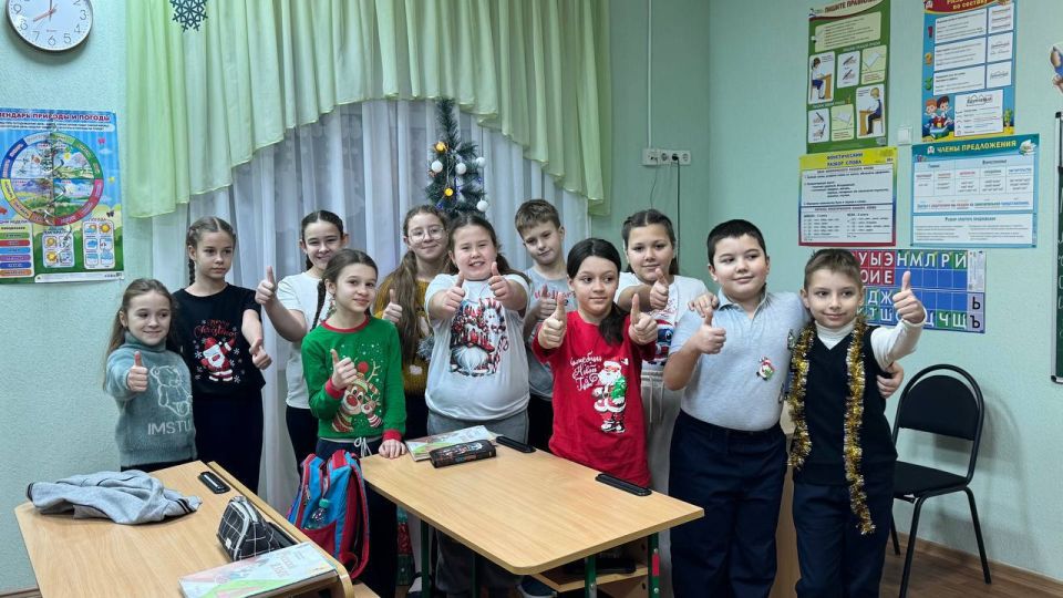 «Новый год стучится в дверь» «Новый год стучится в дверь»