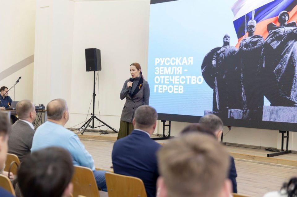 Зампред Общественной палаты ДНР Екатерина Мартьянова посетила торжественное закрытие Года защитника Отечества Зампред Общественной палаты ДНР Екатерина Мартьянова посетила торжественное закрытие Года защитника Отечества