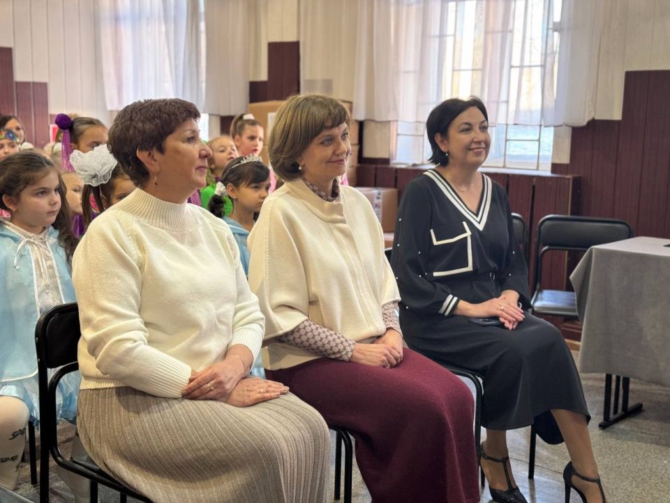 Елена Рязанцева: В преддверии Нового года: Елена Никитина привезла праздник детям Донецка Елена Рязанцева: В преддверии Нового года: Елена Никитина привезла праздник детям Донецка