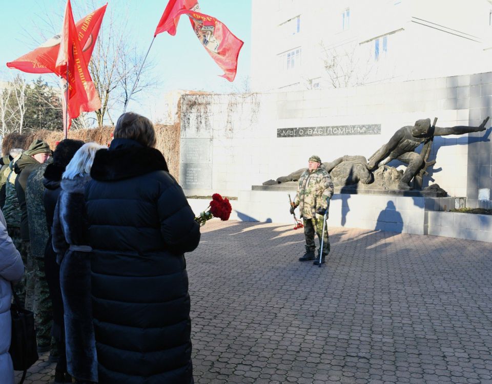 В Макеевке состоялась церемония в честь 46й годовщины ввода войск в Афганистан В Макеевке состоялась церемония в честь 46й годовщины ввода войск в Афганистан