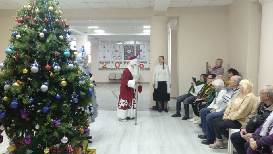 Тематический вечер отдыха для старшего поколения «Как молоды мы были» в фойе Углегорского центра культуры и досуга Тематический вечер отдыха для старшего поколения «Как молоды мы были» в фойе Углегорского центра культуры и досуга