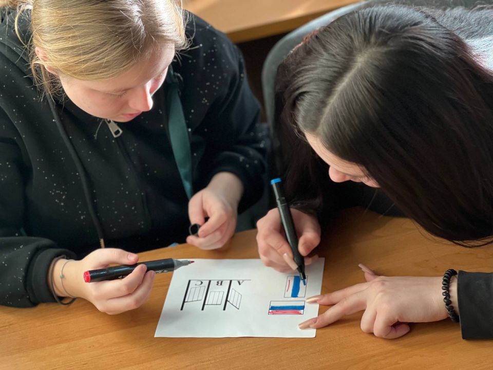 День принятия Федеральных конституционных законов о государственных символах Российской Федерации День принятия Федеральных конституционных законов о государственных символах Российской Федерации
