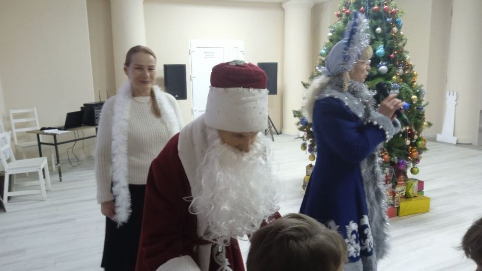 Тематический вечер отдыха для старшего поколения «Как молоды мы были» в фойе Углегорского центра культуры и досуга Тематический вечер отдыха для старшего поколения «Как молоды мы были» в фойе Углегорского центра культуры и досуга