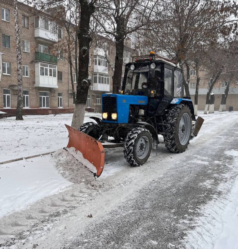 МУП «Простор» ежедневно выполняет все необходимые работы по содержанию городских улиц МУП «Простор» ежедневно выполняет все необходимые работы по содержанию городских улиц
