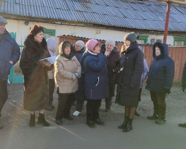 Руководитель Управы Калининского внутригородского района Администрации городского округа Донецк Елена Синецкая провела встречу с жителями района Руководитель Управы Калининского внутригородского района Администрации городского округа Донецк Елена Синецкая провела встречу с жителями района