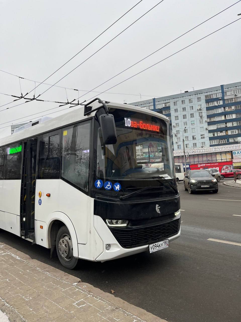 Новые автобусы увеличенной вместимости «КамАЗ» замечены сегодня на улицах Донецка