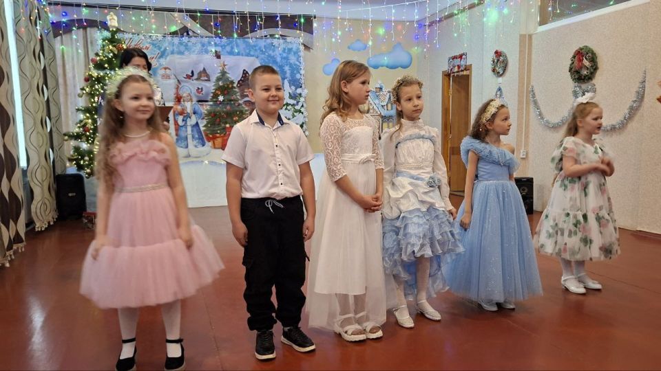 Новогодний утренник для 1–6 классов: яркие моменты! Новогодний утренник для 1–6 классов: яркие моменты!
