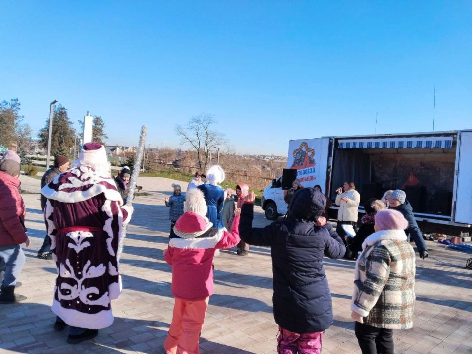 Автоклуб подарил новогоднюю сказку жителям села Ильичёвское Автоклуб подарил новогоднюю сказку жителям села Ильичёвское