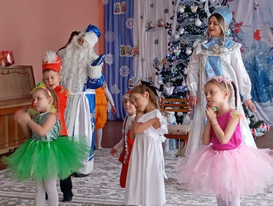 НОВОГОДНЯЯ СКАЗКА ДЛЯ ВСЕХ… НОВОГОДНЯЯ СКАЗКА ДЛЯ ВСЕХ…