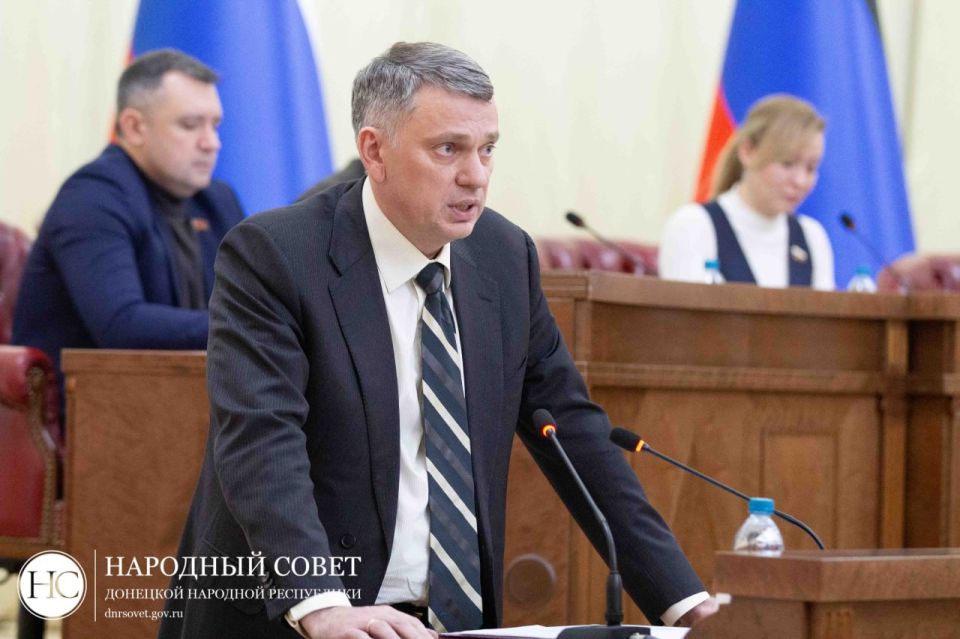 Фоторепортаж: Пленарное заседание Народного Совета ДНР Фоторепортаж: Пленарное заседание Народного Совета ДНР