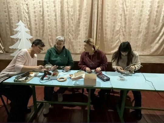 Предновогодний мастер-класс «Декор для дома» прошел в студии «Галатея» Предновогодний мастер-класс «Декор для дома» прошел в студии «Галатея»