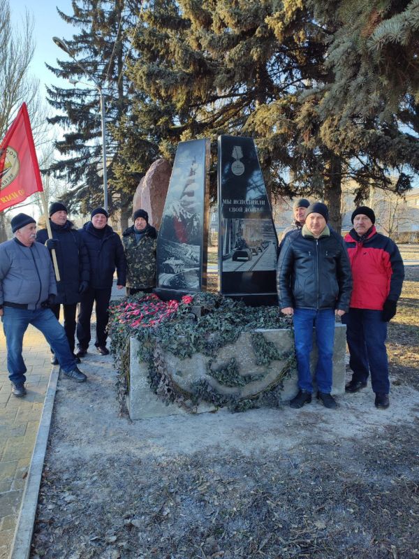 Дмитрий Огилец: В Ясиноватой у памятника. воинам - интернационалистам прошел Дмитрий Огилец: В Ясиноватой у памятника. воинам - интернационалистам прошел