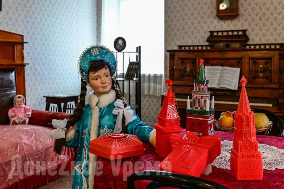 "Новогодняя карусель": в Донецке рассказали об истории праздника и показали его главные атрибуты "Новогодняя карусель": в Донецке рассказали об истории праздника и показали его главные атрибуты