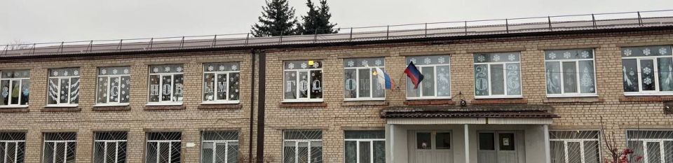 Ждановка встречает Новый год: городские окна засияли праздничными узорами! Ждановка встречает Новый год: городские окна засияли праздничными узорами!