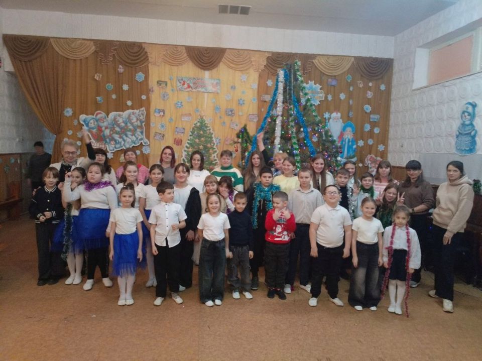 В Шахтерской районной школе искусств прошел утренник В Шахтерской районной школе искусств прошел утренник