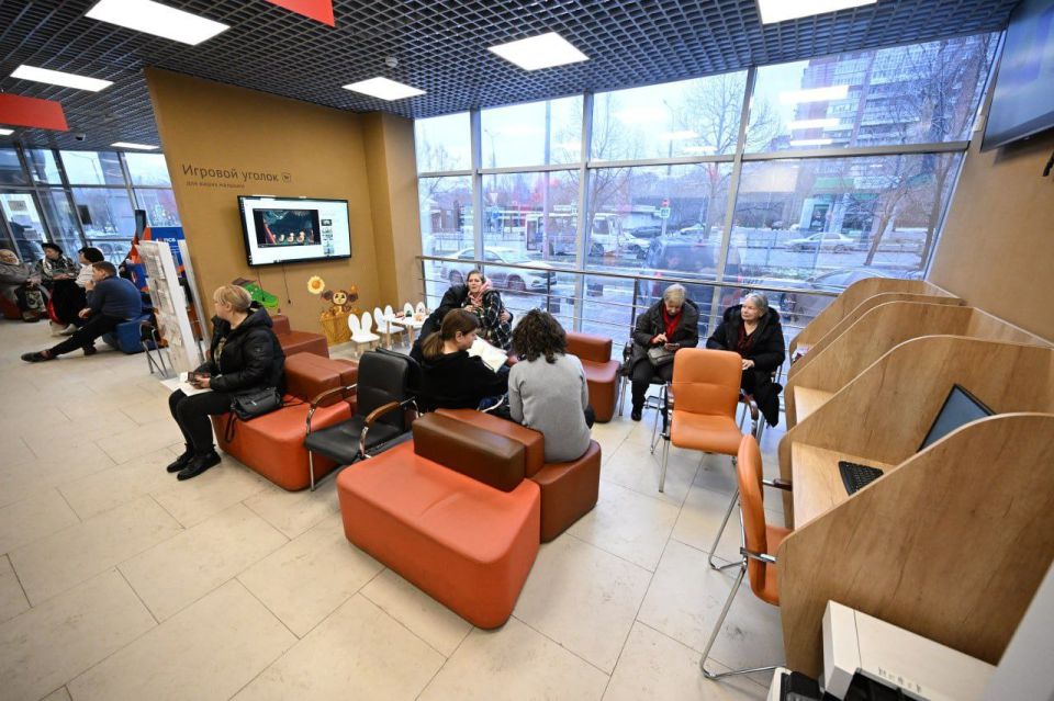 Александр Подгорный: В 2026 году откроем 16 новых офисов многофункционального центра и увеличим перечень госуслуг для наших жителей до 200 Александр Подгорный: В 2026 году откроем 16 новых офисов многофункционального центра и увеличим перечень госуслуг для наших жителей до 200