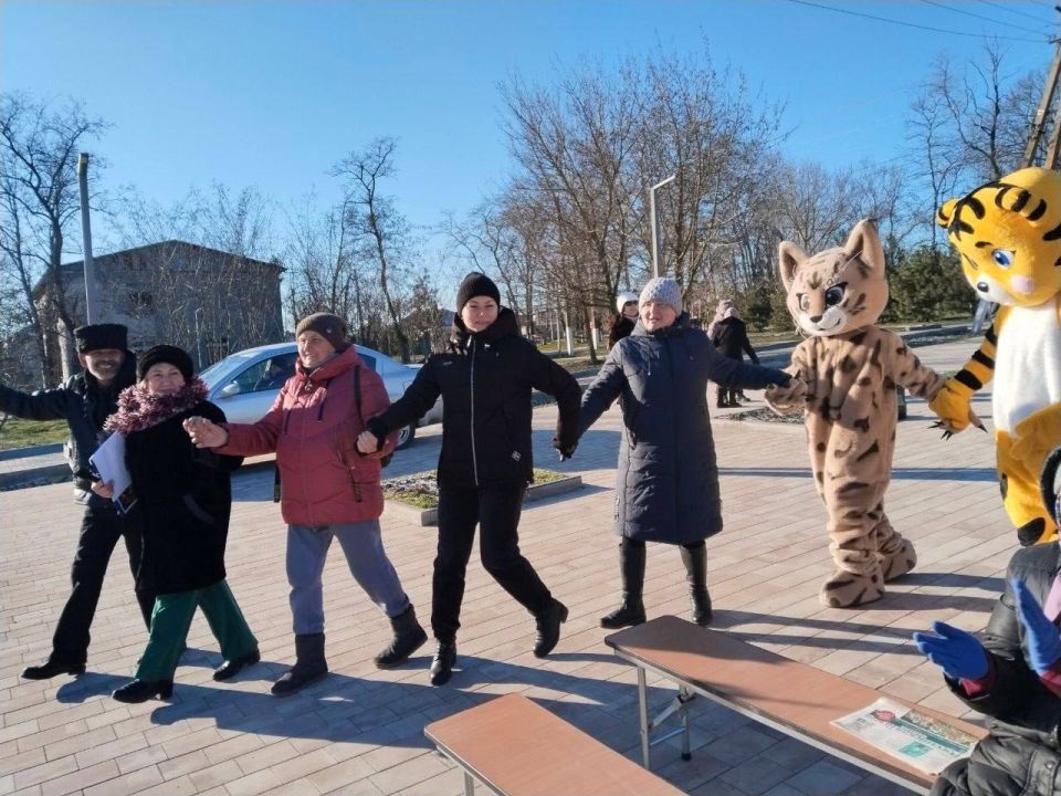 Автоклуб подарил новогоднюю сказку жителям села Ильичёвское Автоклуб подарил новогоднюю сказку жителям села Ильичёвское