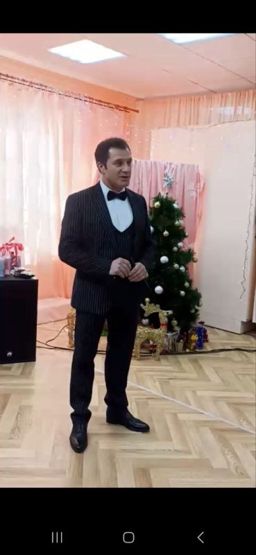 Депутаты Ясиноватского муниципального совета поздравили Ясиноватский городской музей с юбилеем! Депутаты Ясиноватского муниципального совета поздравили Ясиноватский городской музей с юбилеем!