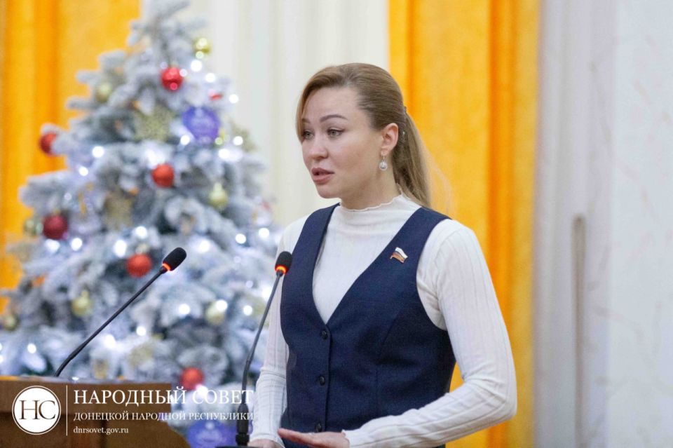 Фоторепортаж: Пленарное заседание Народного Совета ДНР Фоторепортаж: Пленарное заседание Народного Совета ДНР