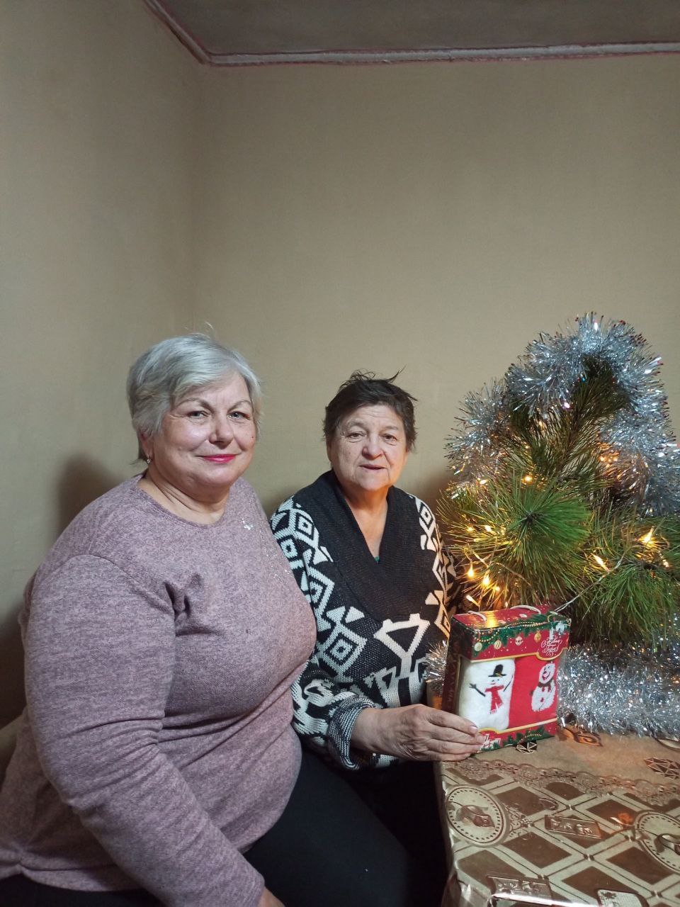 Новогодние хлопоты с душой: социальные услуги и праздничное настроение Новогодние хлопоты с душой: социальные услуги и праздничное настроение