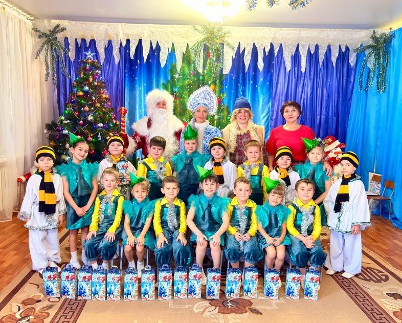 Новогодний праздник в детском саду Новогодний праздник в детском саду