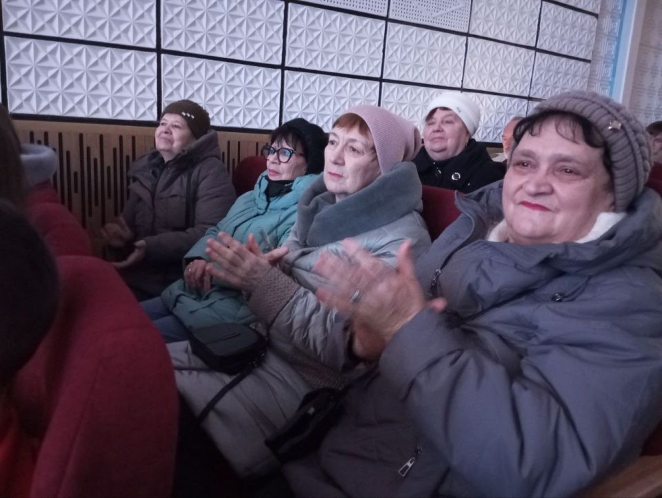 Новогоднее волшебство для старшего поколения: Мюзикл «Операция "Ё" и другие приключения Шурика» подарил незабываемые эмоции Новогоднее волшебство для старшего поколения: Мюзикл «Операция "Ё" и другие приключения Шурика» подарил незабываемые эмоции