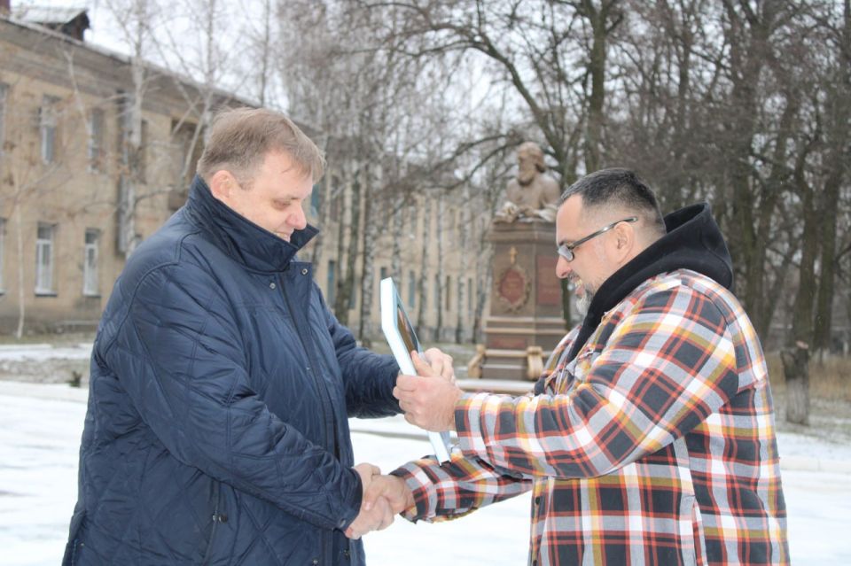 В Горловку прибыла гуманитарная помощь из Липецкой области В Горловку прибыла гуманитарная помощь из Липецкой области