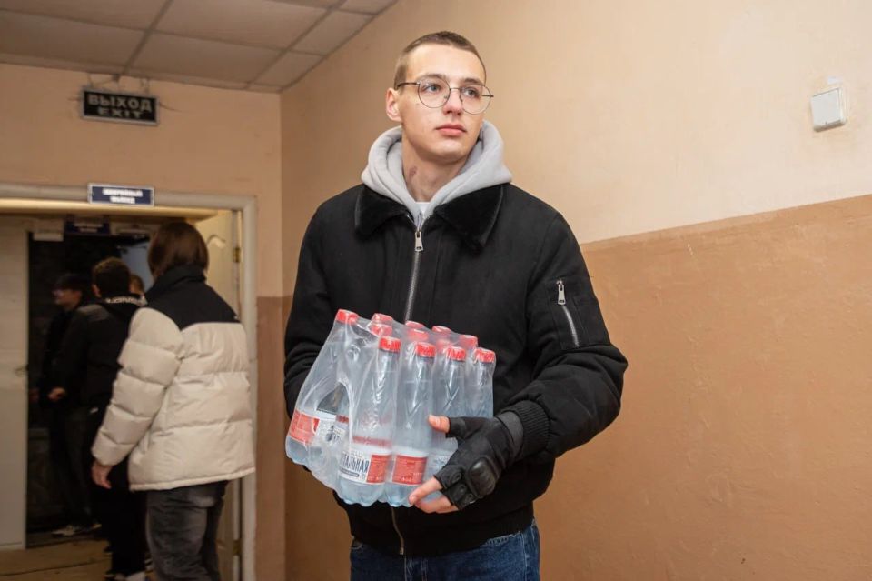 Татьяна Москалькова: В последние дни уходящего года удалось сделать ещё одно доброе дело – при нашем содействии и силами Общероссийского Народного Фронта в Донбасский государственный университет юстиции привезли годовой... Татьяна Москалькова: В последние дни уходящего года удалось сделать ещё одно доброе дело – при нашем содействии и силами Общероссийского Народного Фронта в Донбасский государственный университет юстиции привезли годовой...
