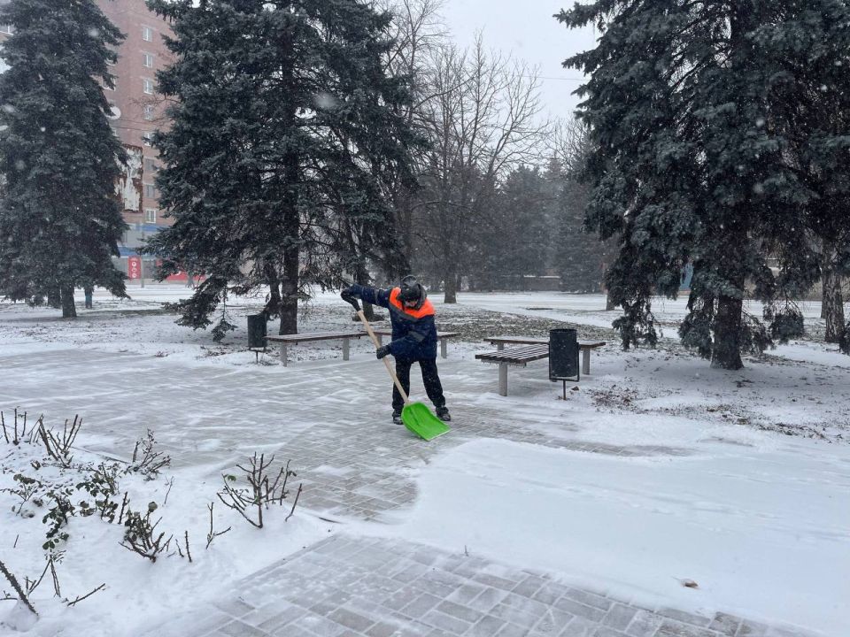 МУП «Простор» ежедневно выполняет все необходимые работы по содержанию городских улиц МУП «Простор» ежедневно выполняет все необходимые работы по содержанию городских улиц
