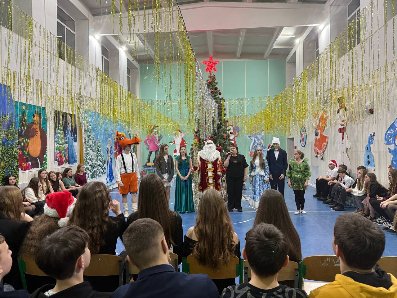 Новогодний утренник: «Новогодние приключения» в Тельмановской гимназии Новогодний утренник: «Новогодние приключения» в Тельмановской гимназии