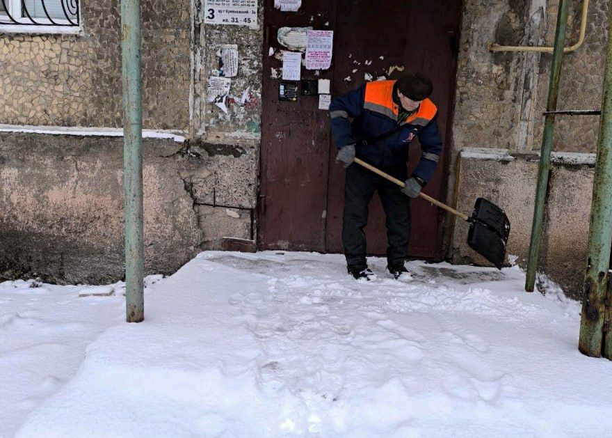 Иван Адамец: Единый региональный фонд МКД Куйбышевского района оперативно приступил к уборке снега Иван Адамец: Единый региональный фонд МКД Куйбышевского района оперативно приступил к уборке снега